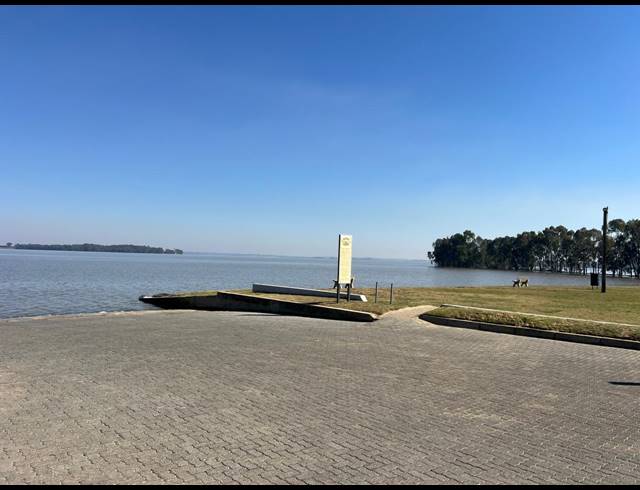 3 BEDROOM TOWNHOUSE FOR SALE IN MISTY BAY